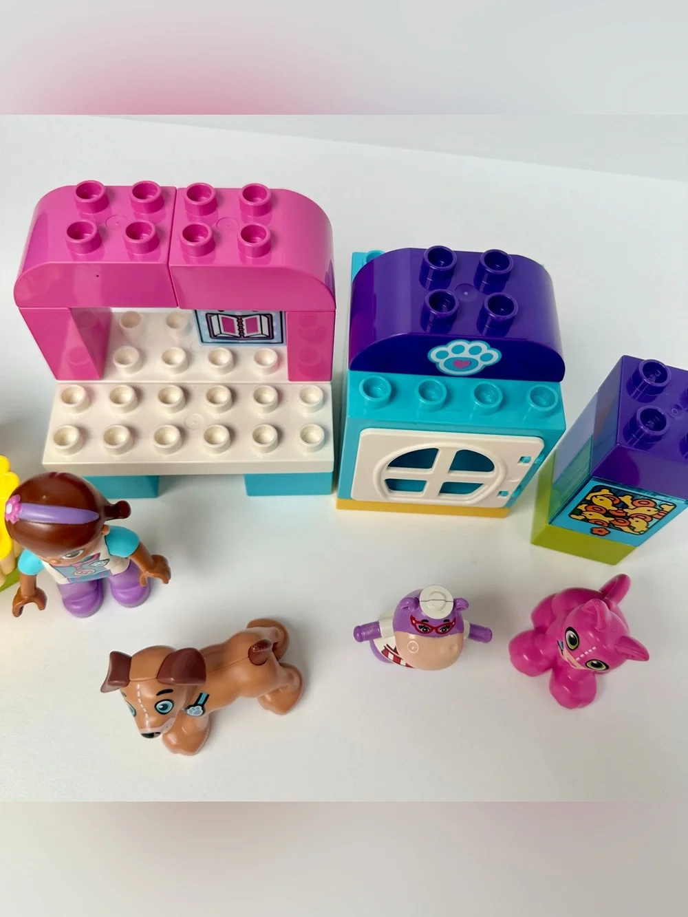 LEGO DUPLO Disney Doc McStuffins Pet Vet Care 10828 Hallie Hippo Rudy Set - Picture 3 of 3